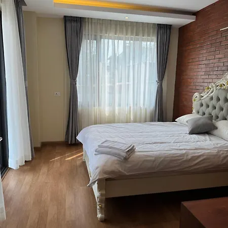 Tashi Tagay Hotel & Apartment