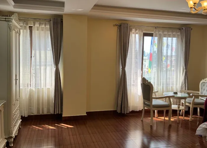 Tashi Tagay & Hotel *