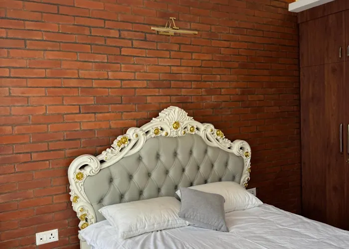 Tashi Tagay & Hotel *