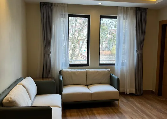 Hotel Tashi Tagay &